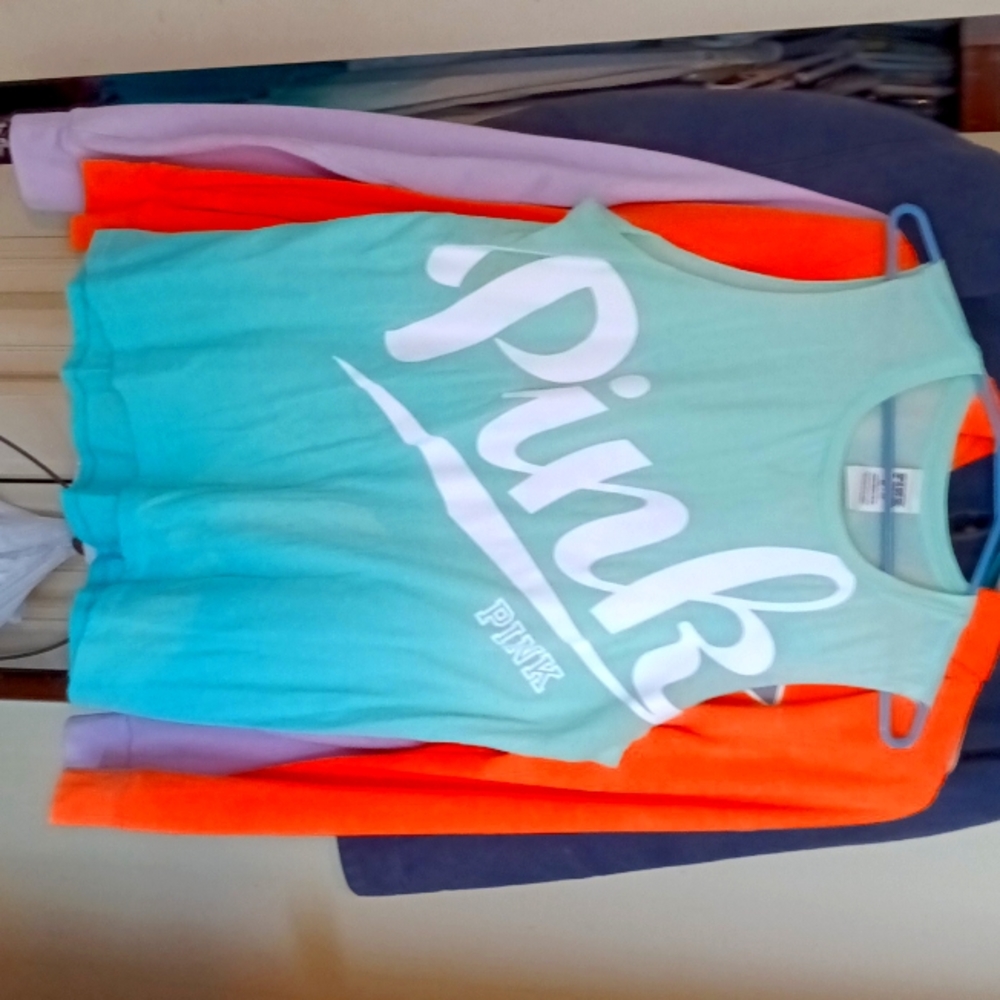 Pink vs blue ombre tank